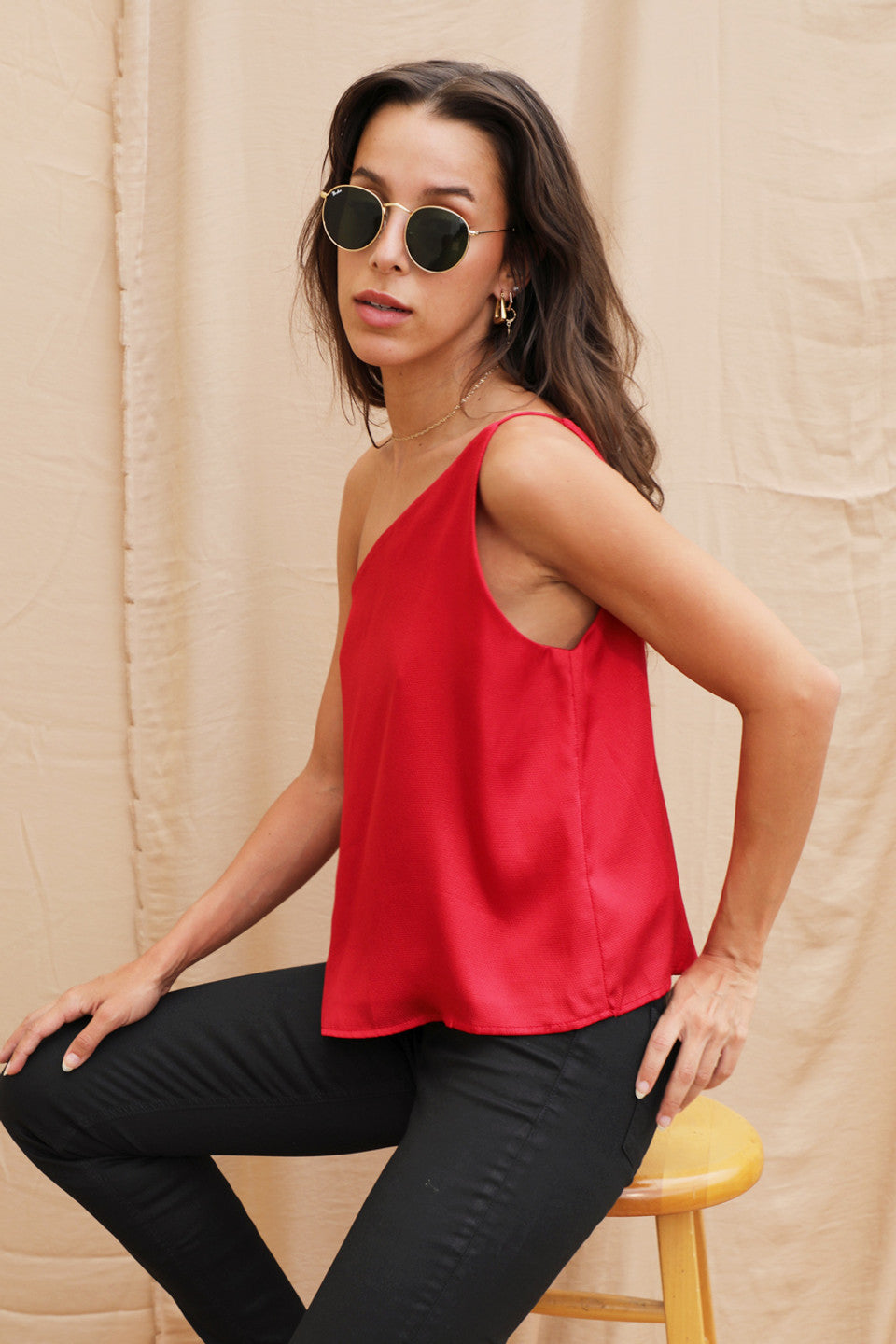 SHINY ONE SHOULDER TOP