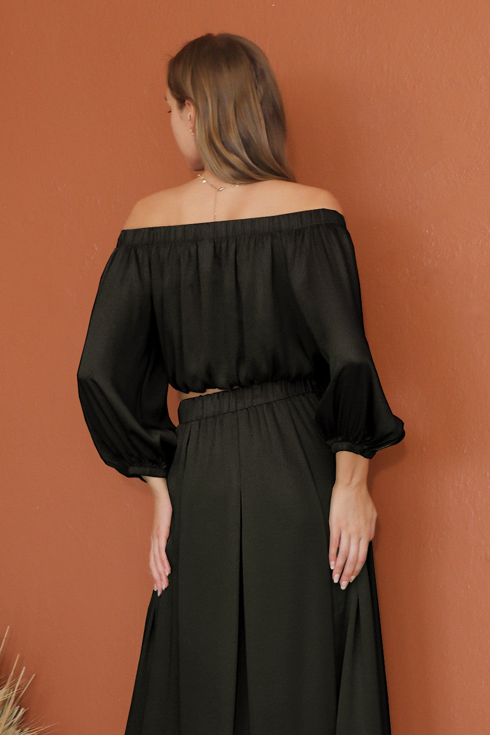 Blusa Off Shoulder con Mangas Largas Bombachas