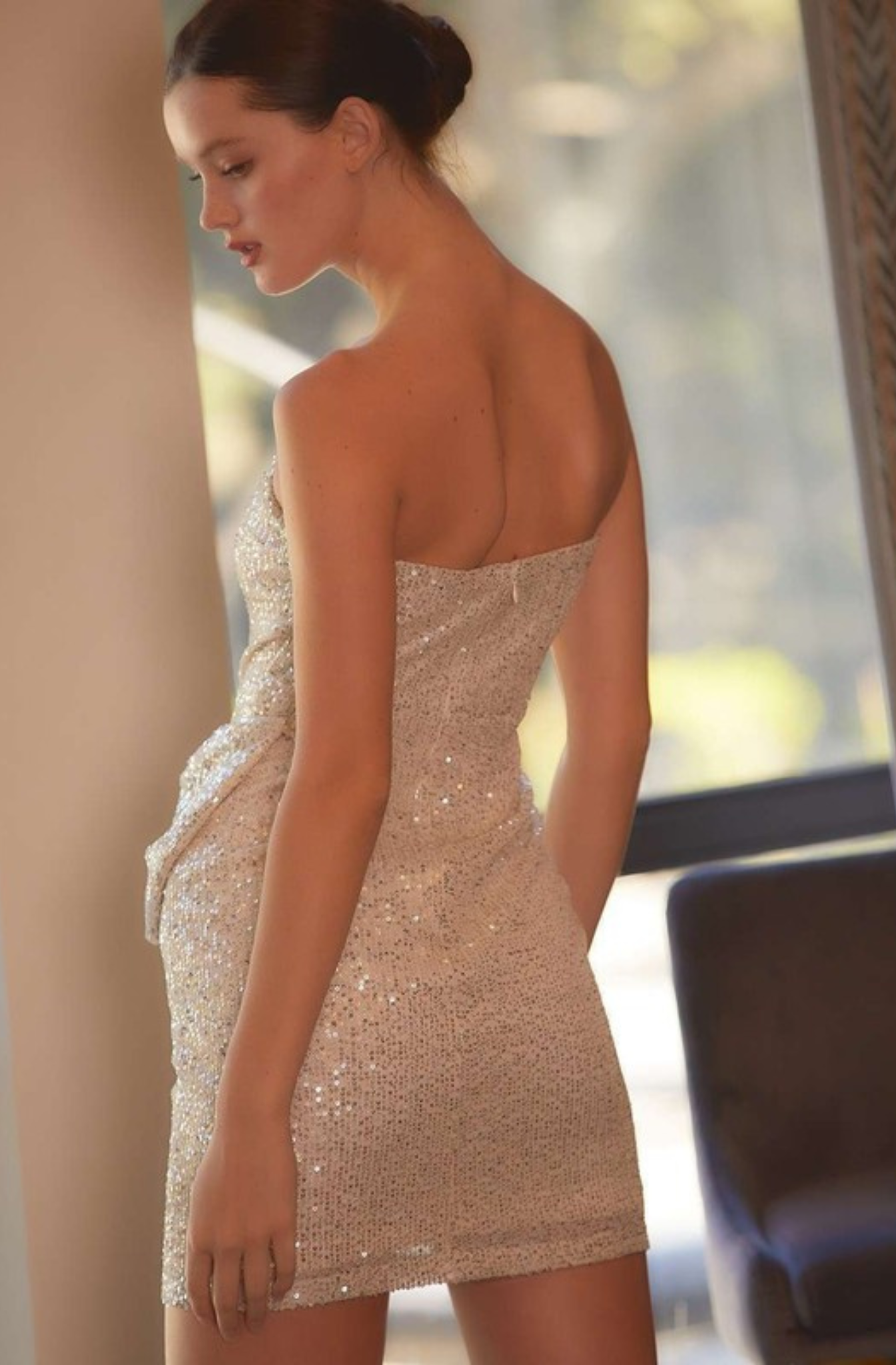 Vestido Strapless de Lentejuelas Nude