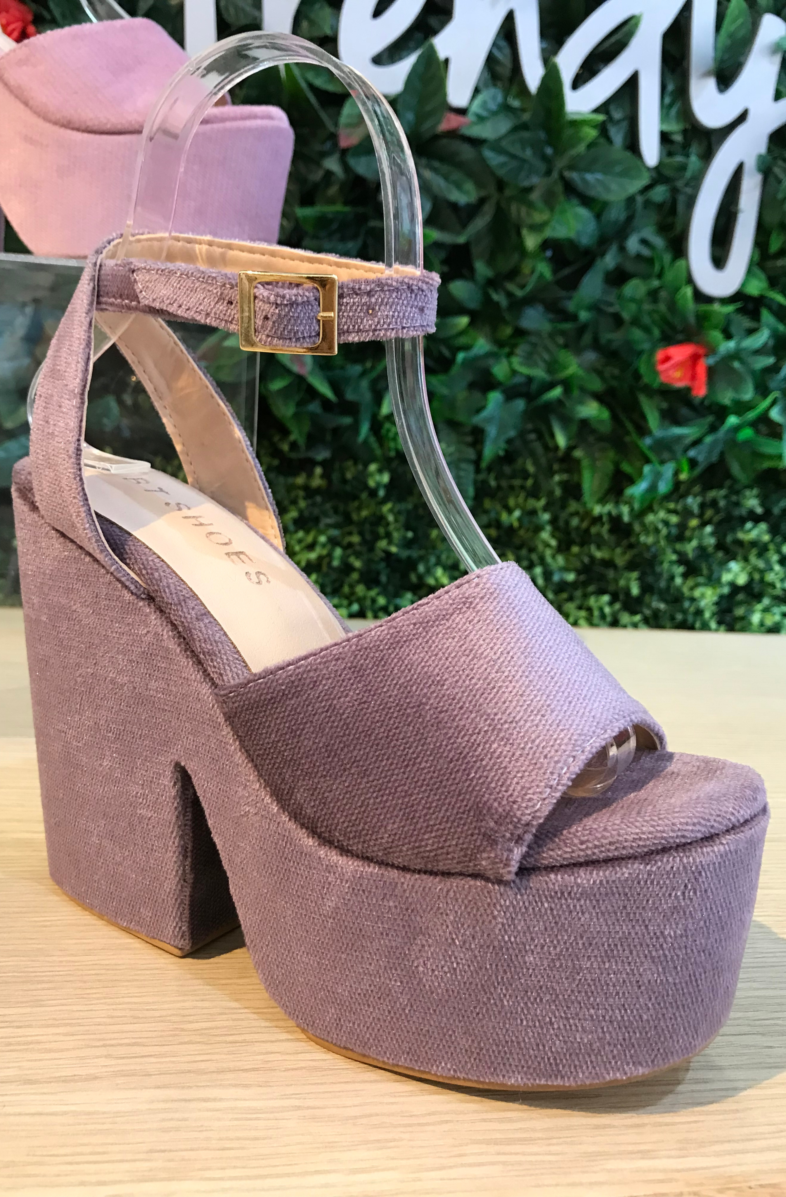 SANDALIAS ALTAS DE TACON CUBANO