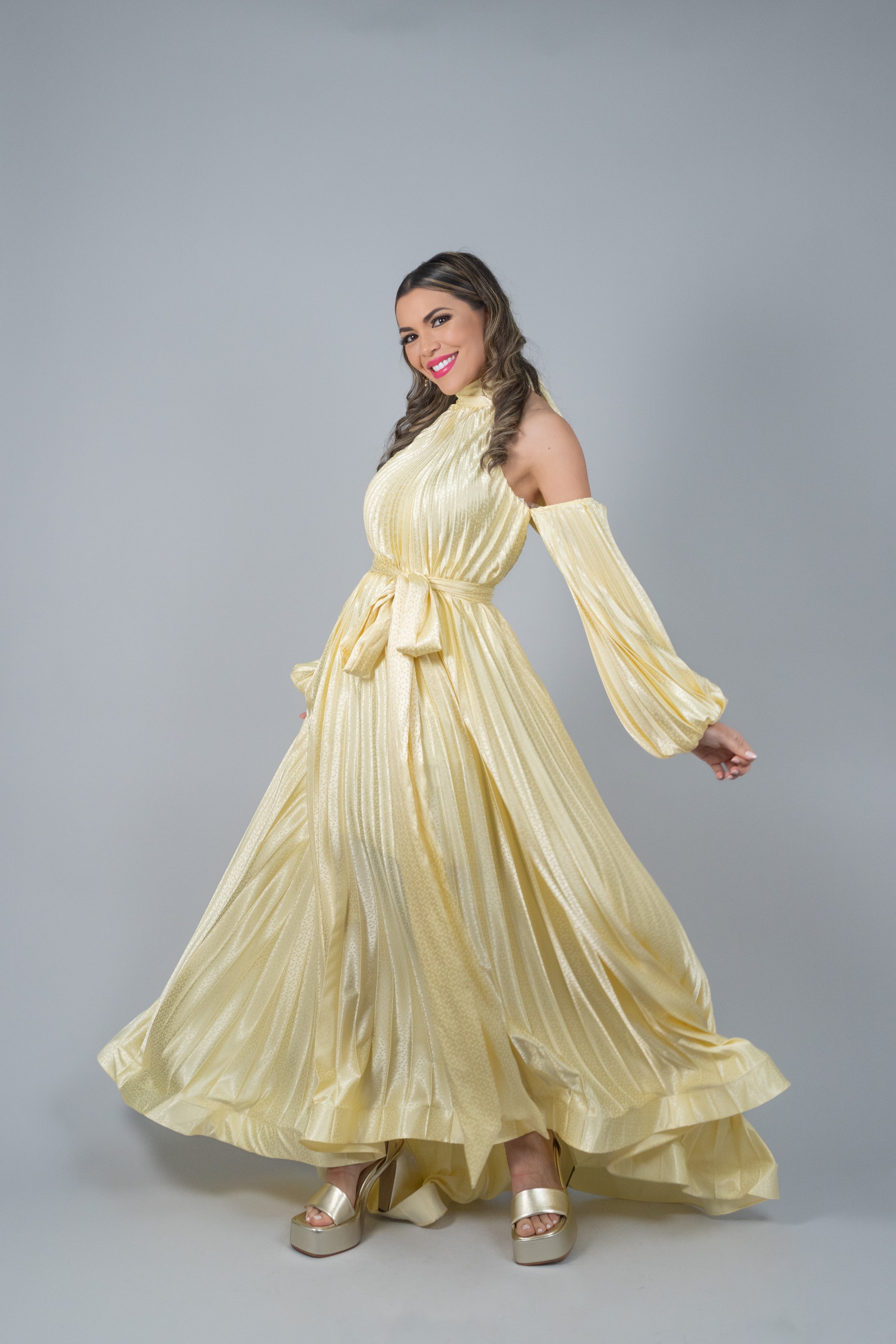 VESTIDO HALTER PLISADO