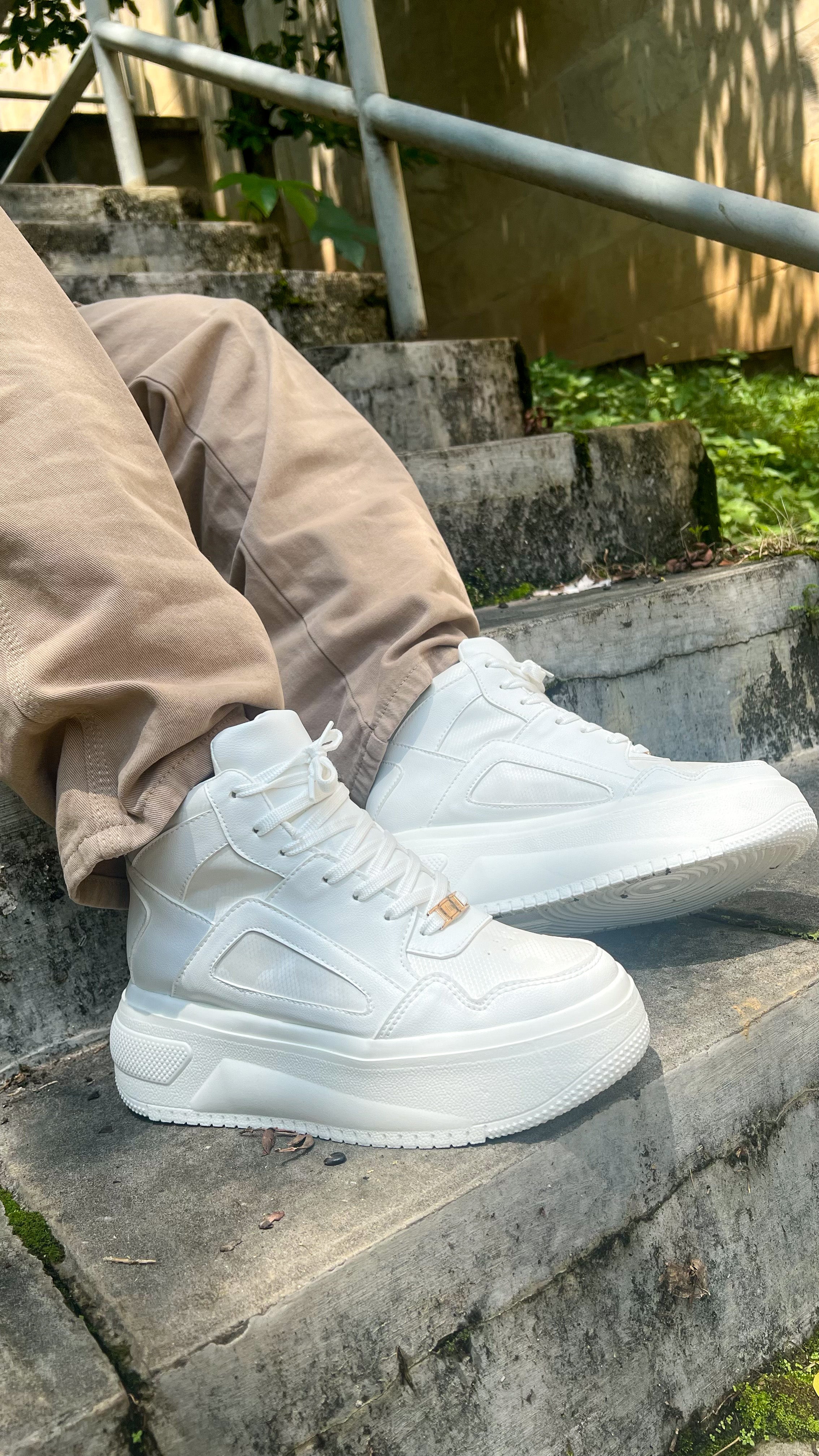 ZAPATILLAS MODELO JULIETA