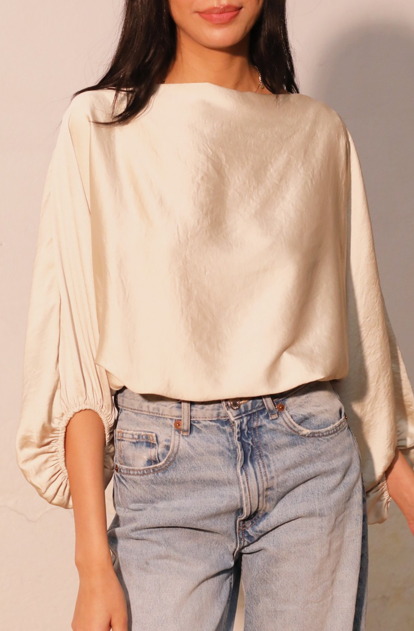 Blusa Oversize Nude con Mangas