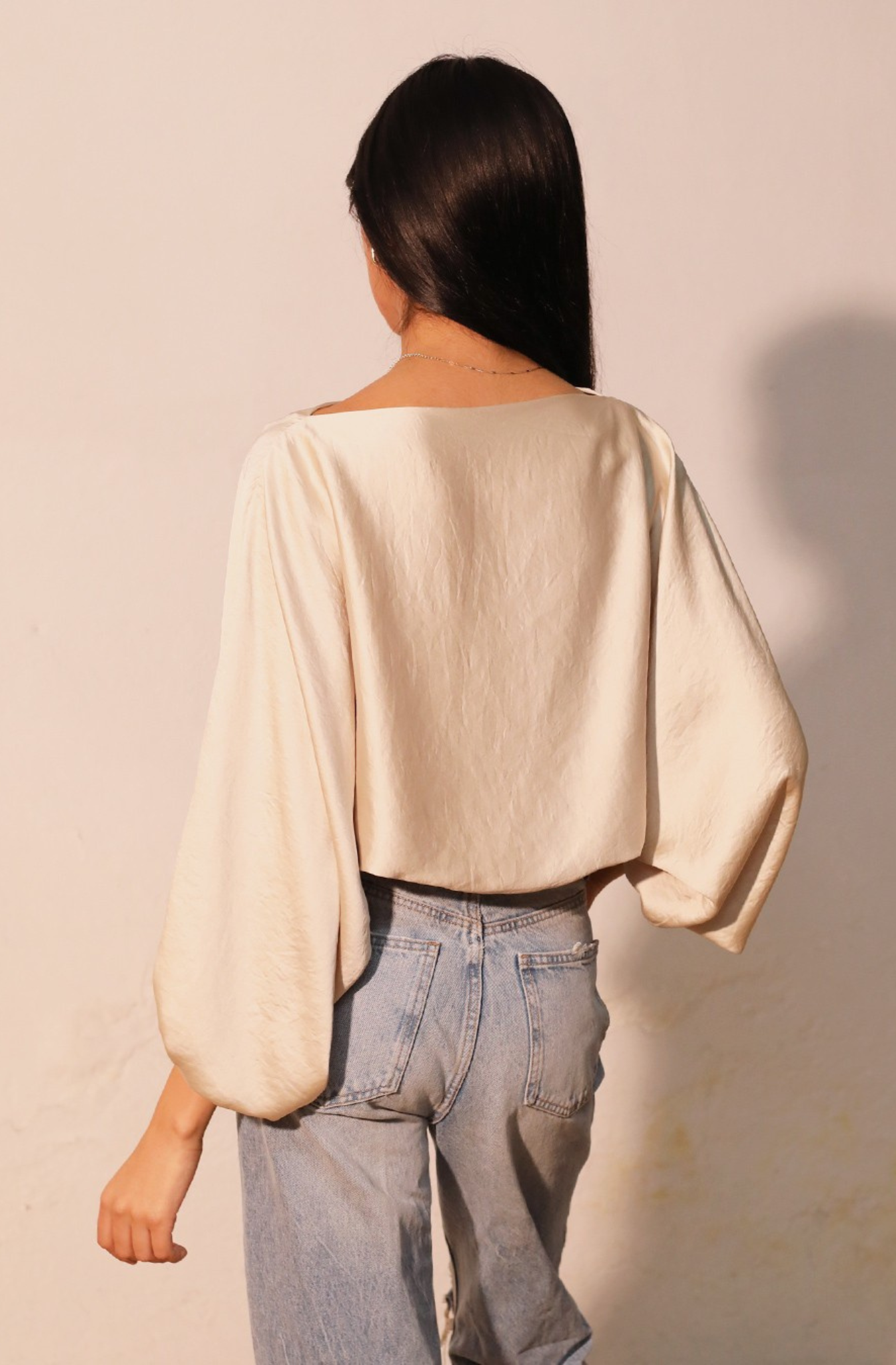 Blusa Oversize Nude con Mangas