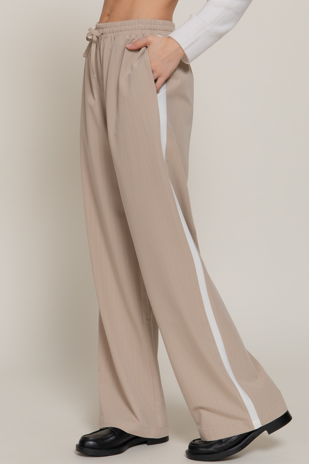 STRIPE DETAIL PANTS