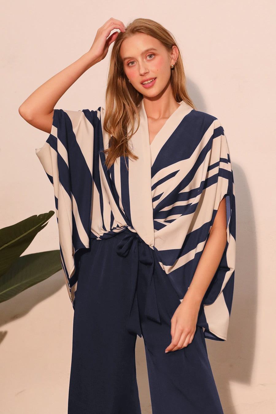 AMBER LINES TOP